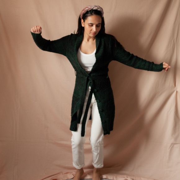 Long Cardigan with a matching tie - Picture 1 of 2